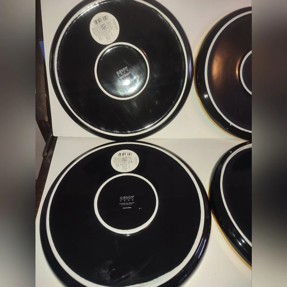 Gibson Home Dinnerware Plate Set - Picture 7 of 13